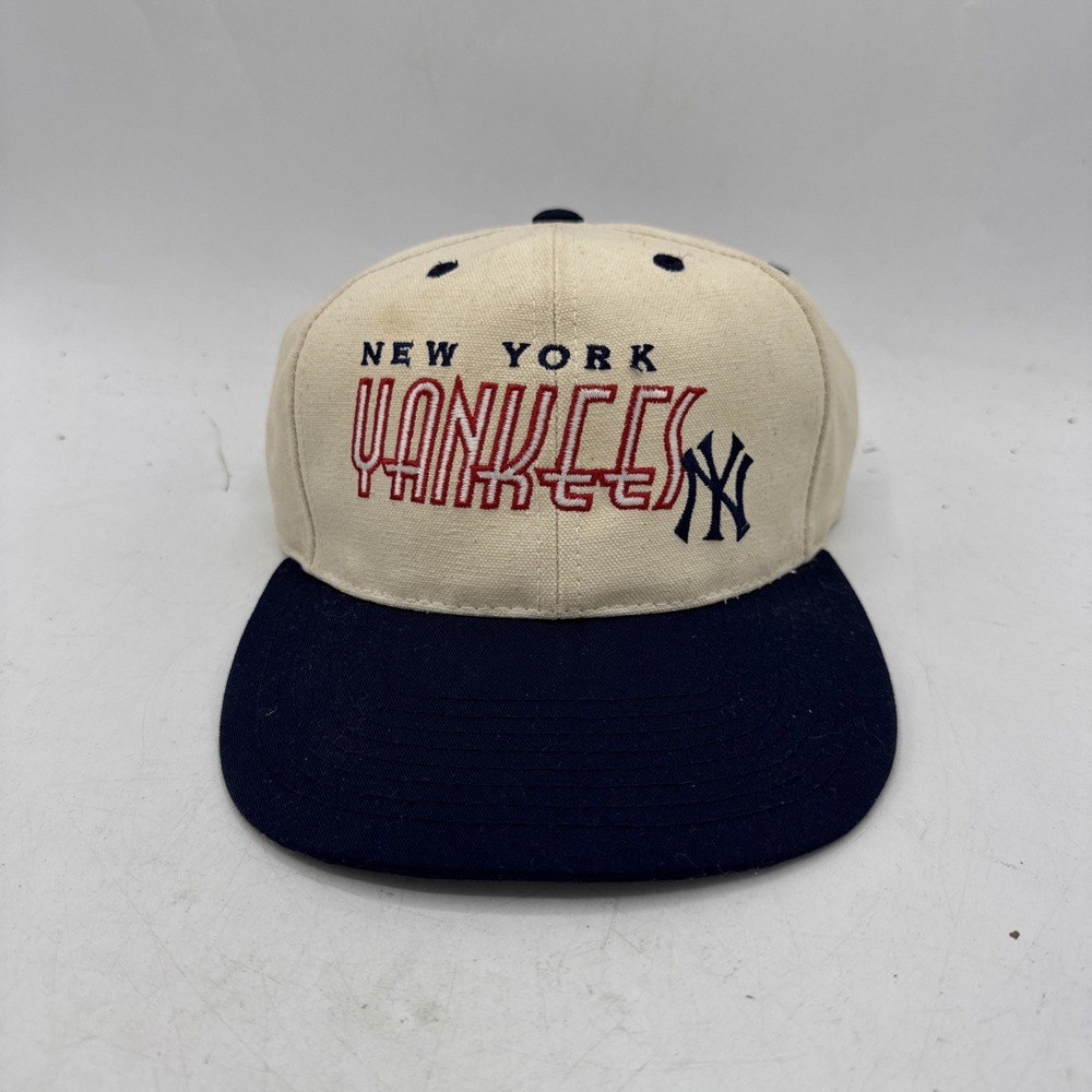 New York Yankees Cream and Black Cap